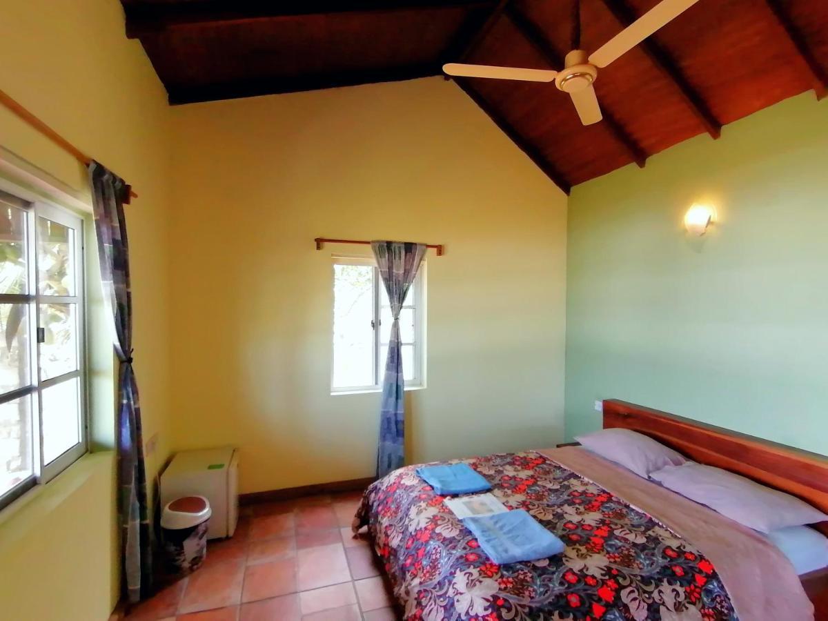 Afro Beach Eco Resort Butre Екстериор снимка