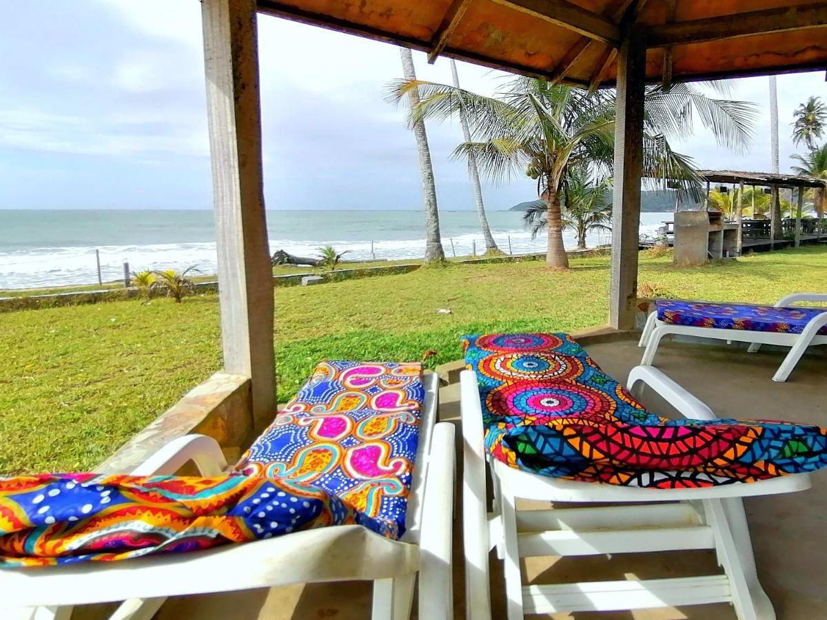Afro Beach Eco Resort Butre Екстериор снимка