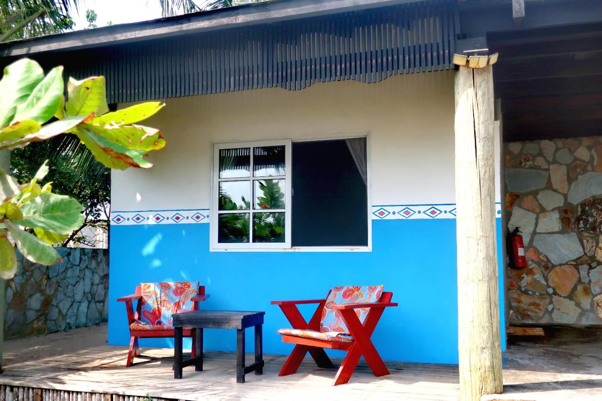 Afro Beach Eco Resort Butre Стая снимка