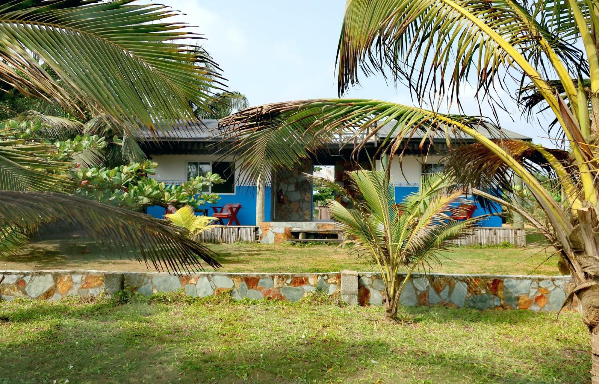 Afro Beach Eco Resort Butre Стая снимка