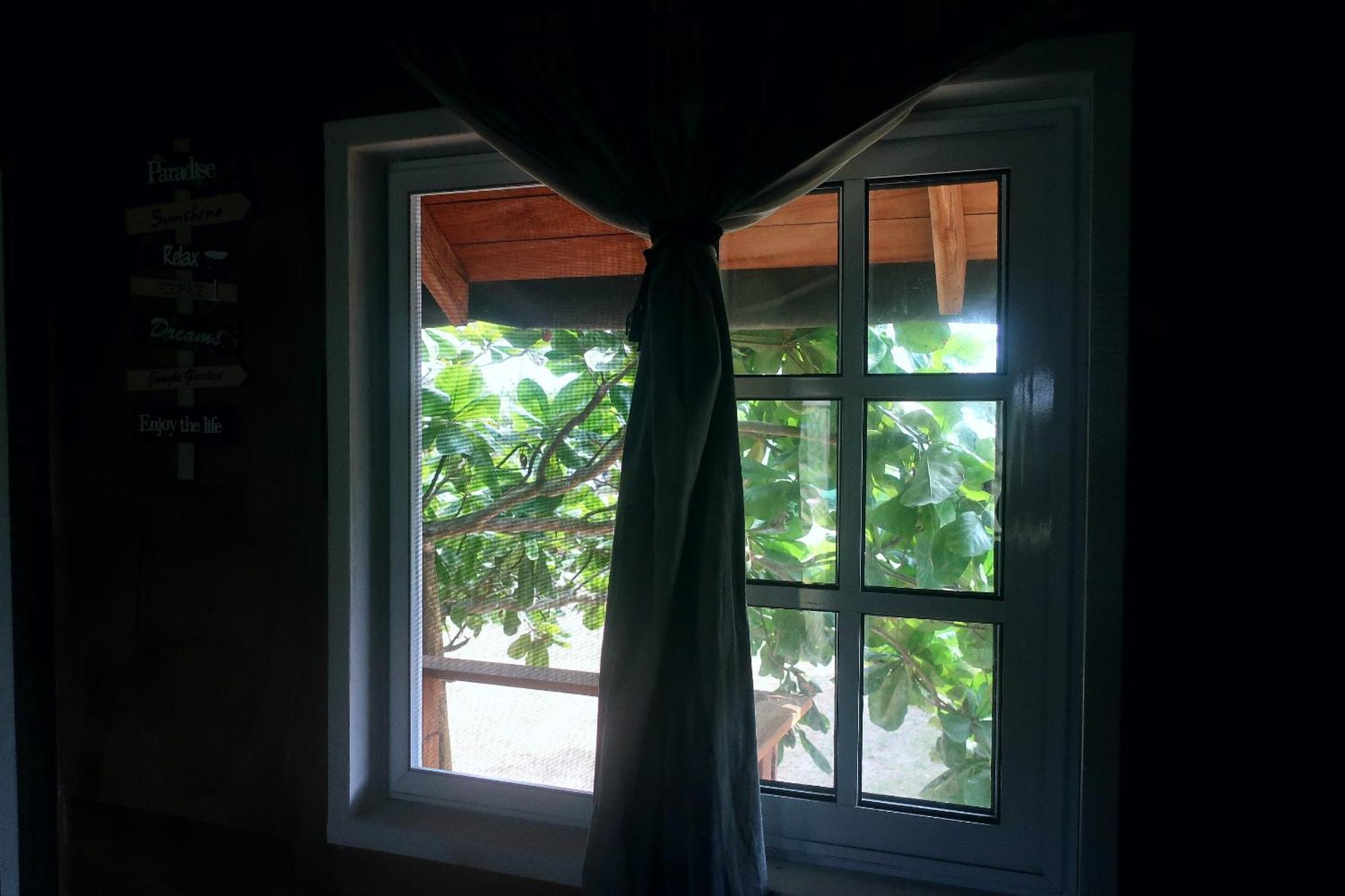 Afro Beach Eco Resort Butre Стая снимка